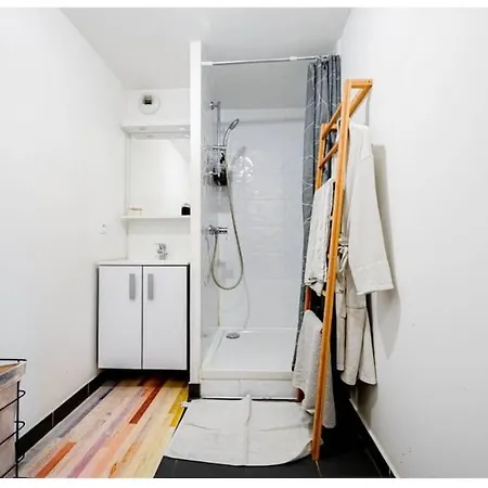 With Balcony In Paris, Near La Pantin